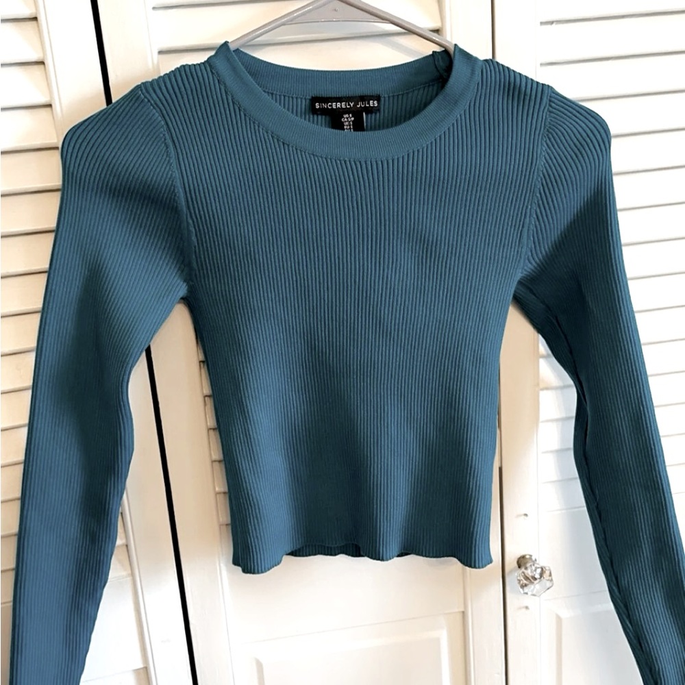 Size xs sincerely Jules teal top never worn brand new